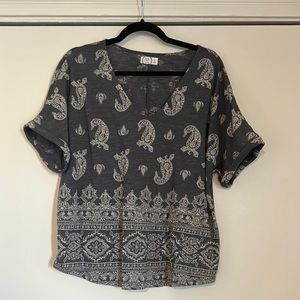 MOVING SALE short sleeve shirt